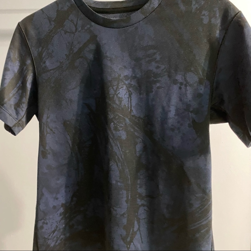 Uniqlo active t-shirt